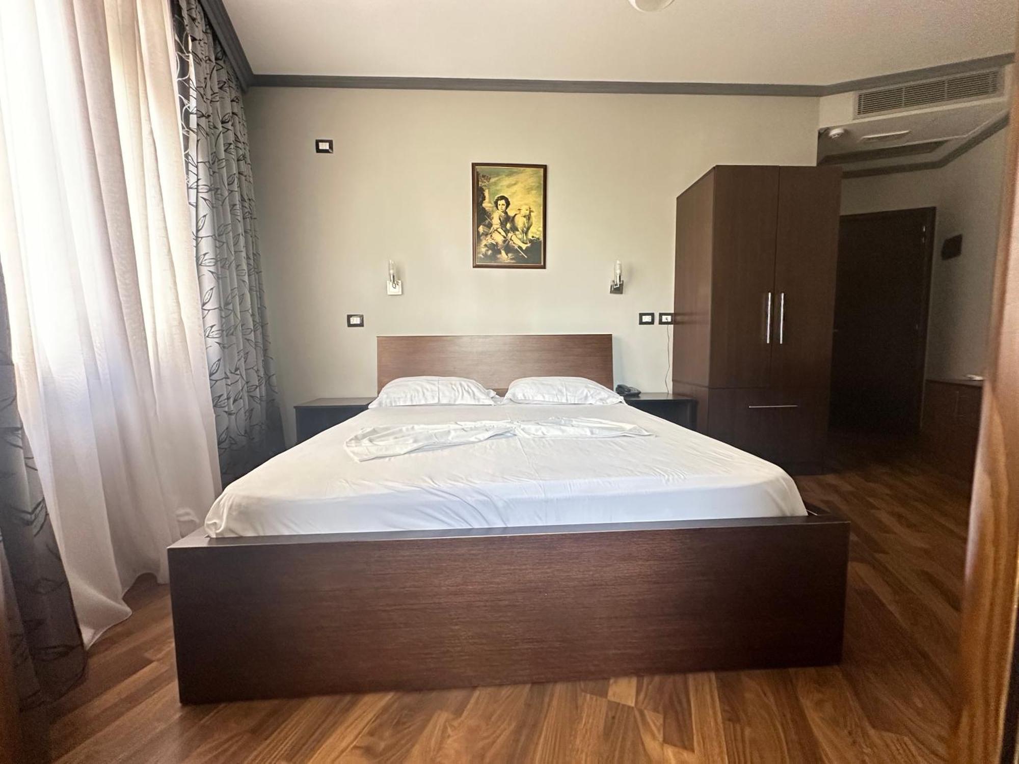 Panorama Rooms Hotel Near The Old Bazaar Krujë Buitenkant foto