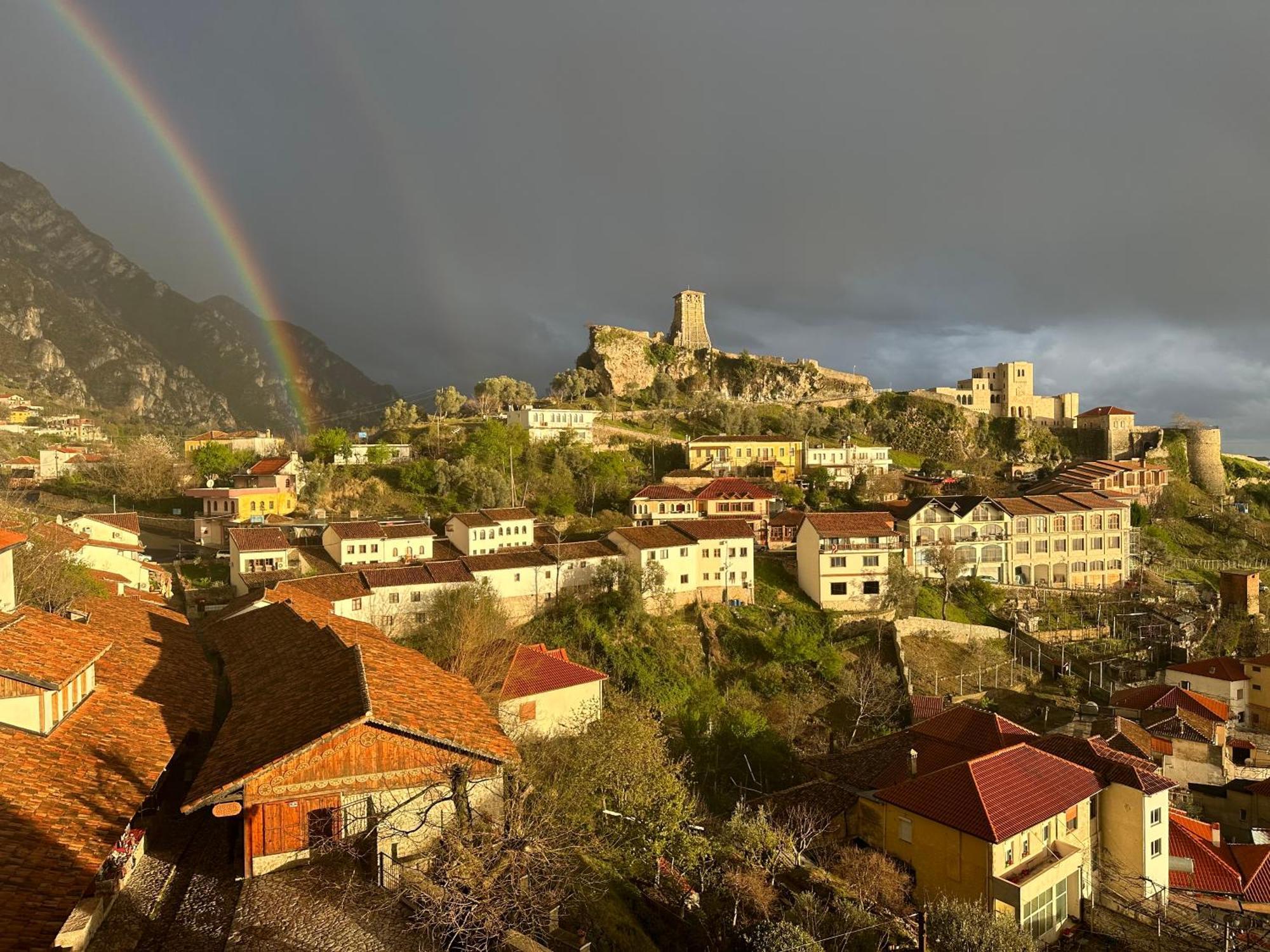 Panorama Rooms Hotel Near The Old Bazaar Krujë Buitenkant foto